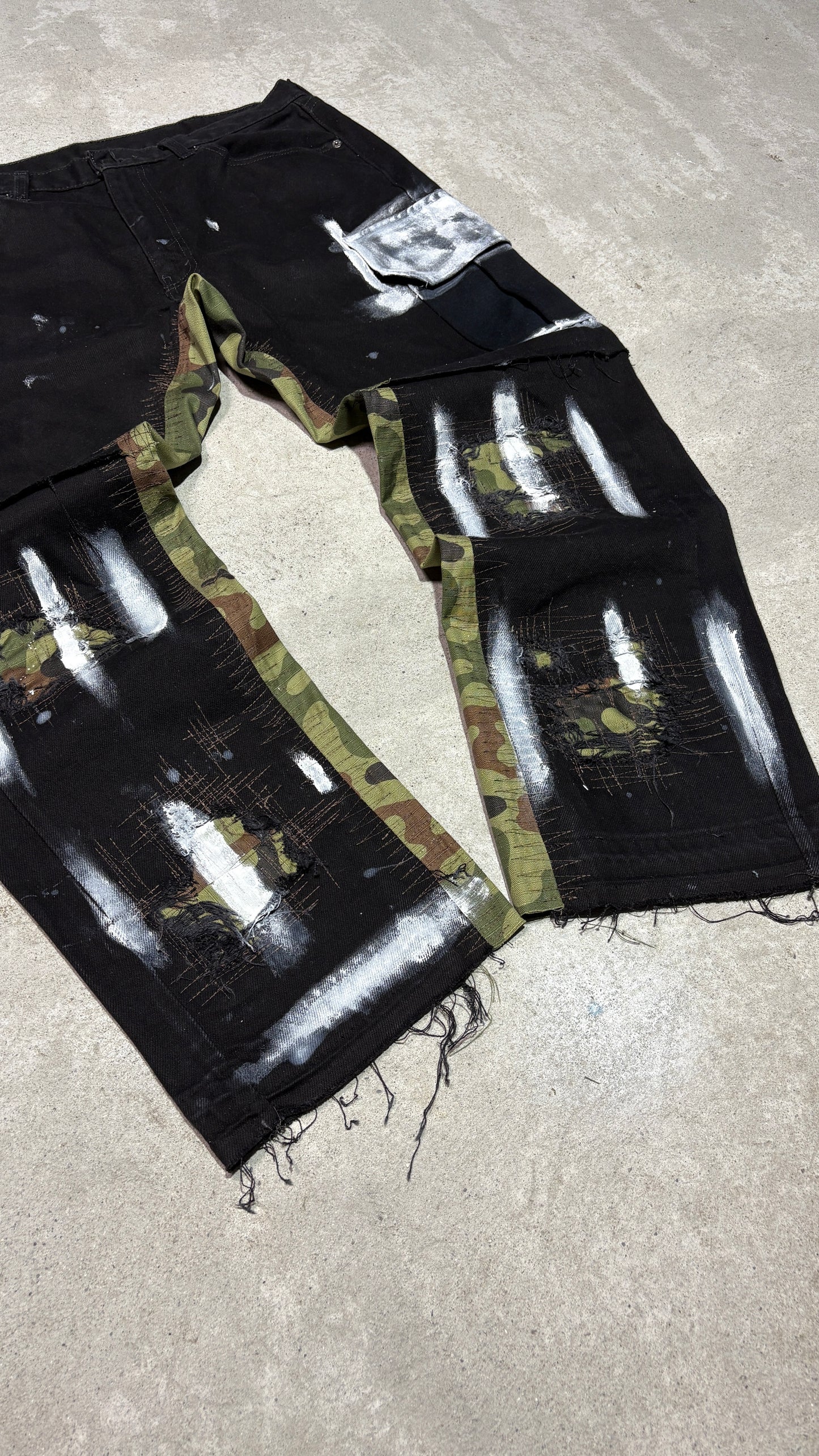 ripped/moro jeans