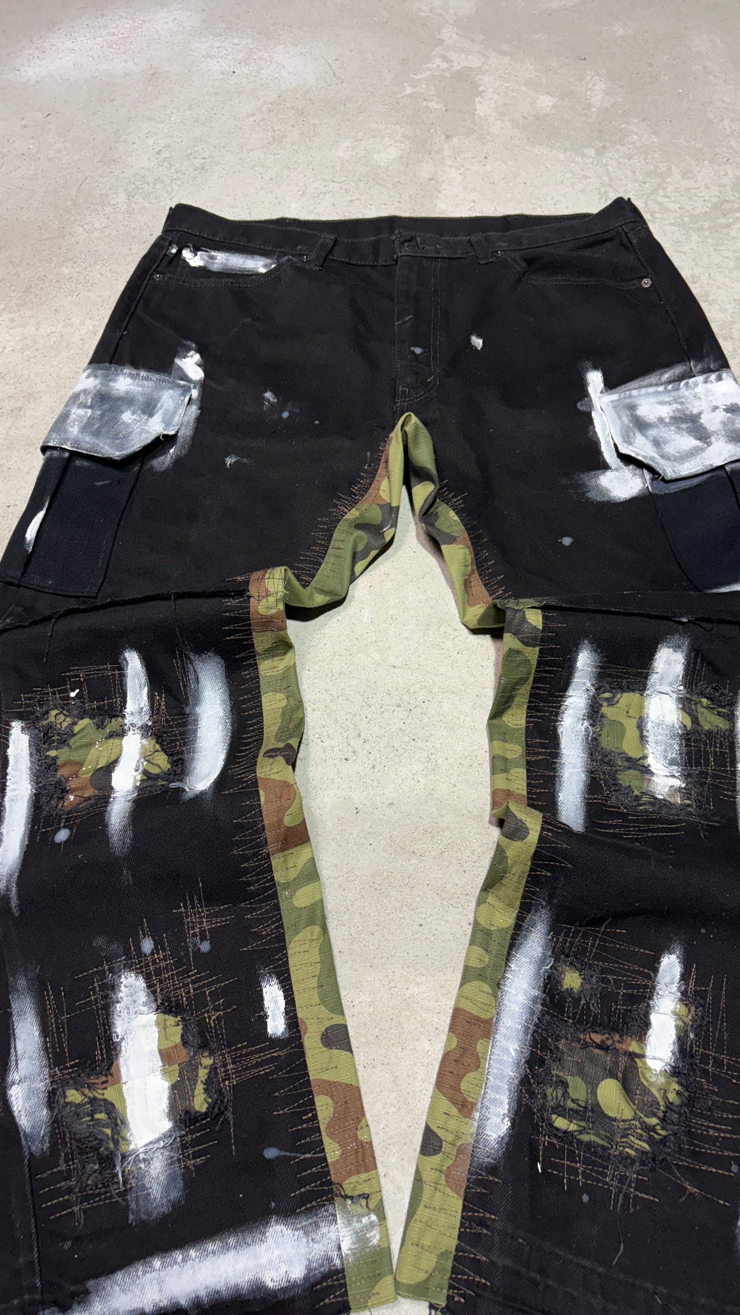 ripped/moro jeans