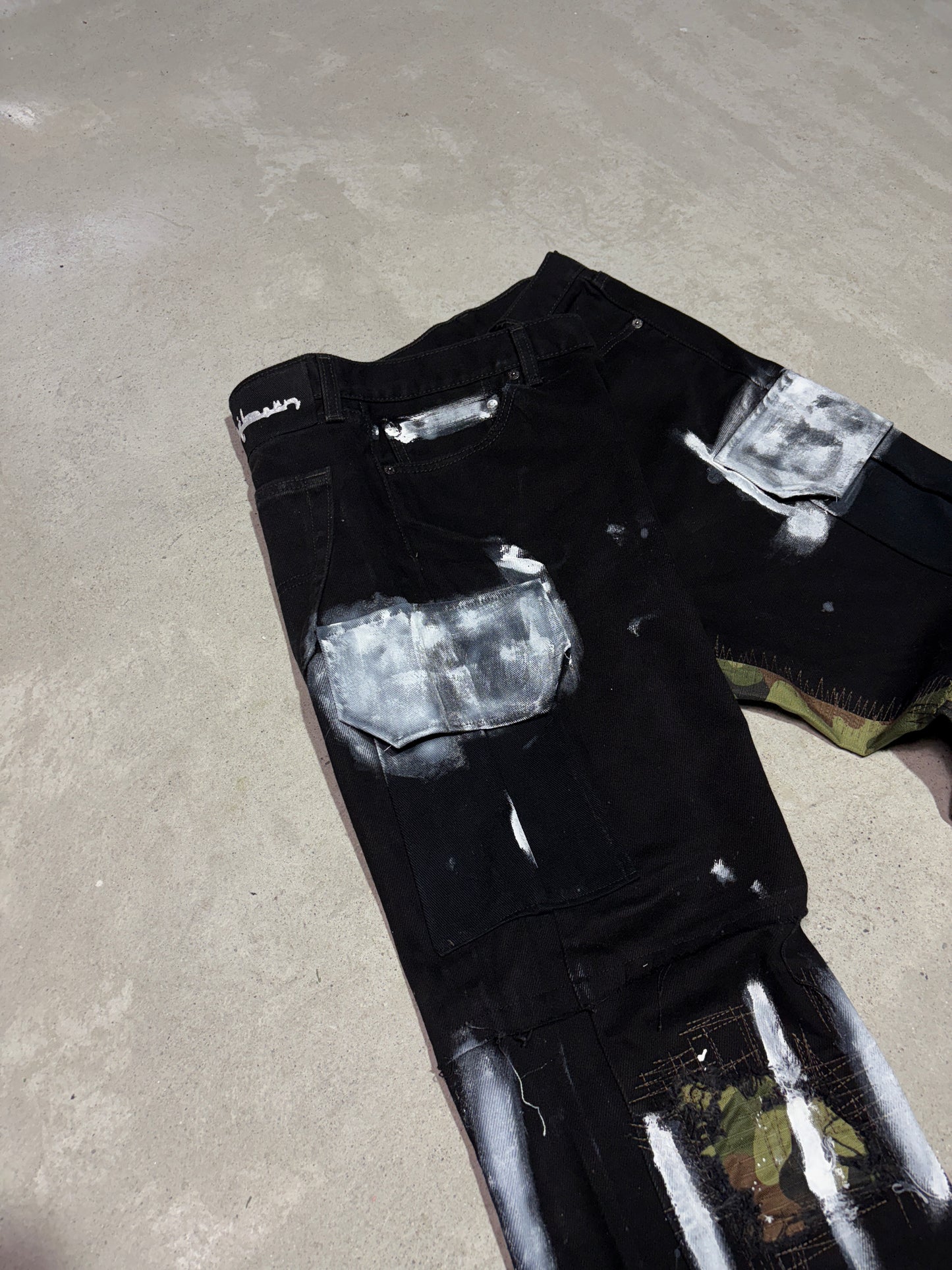 ripped/moro jeans