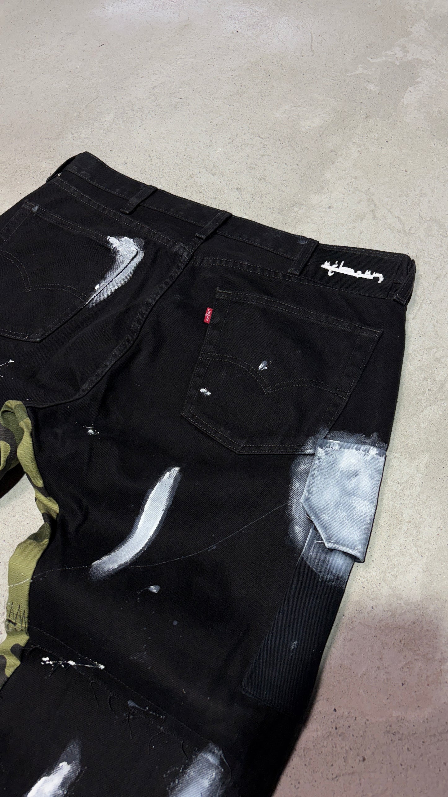 ripped/moro jeans