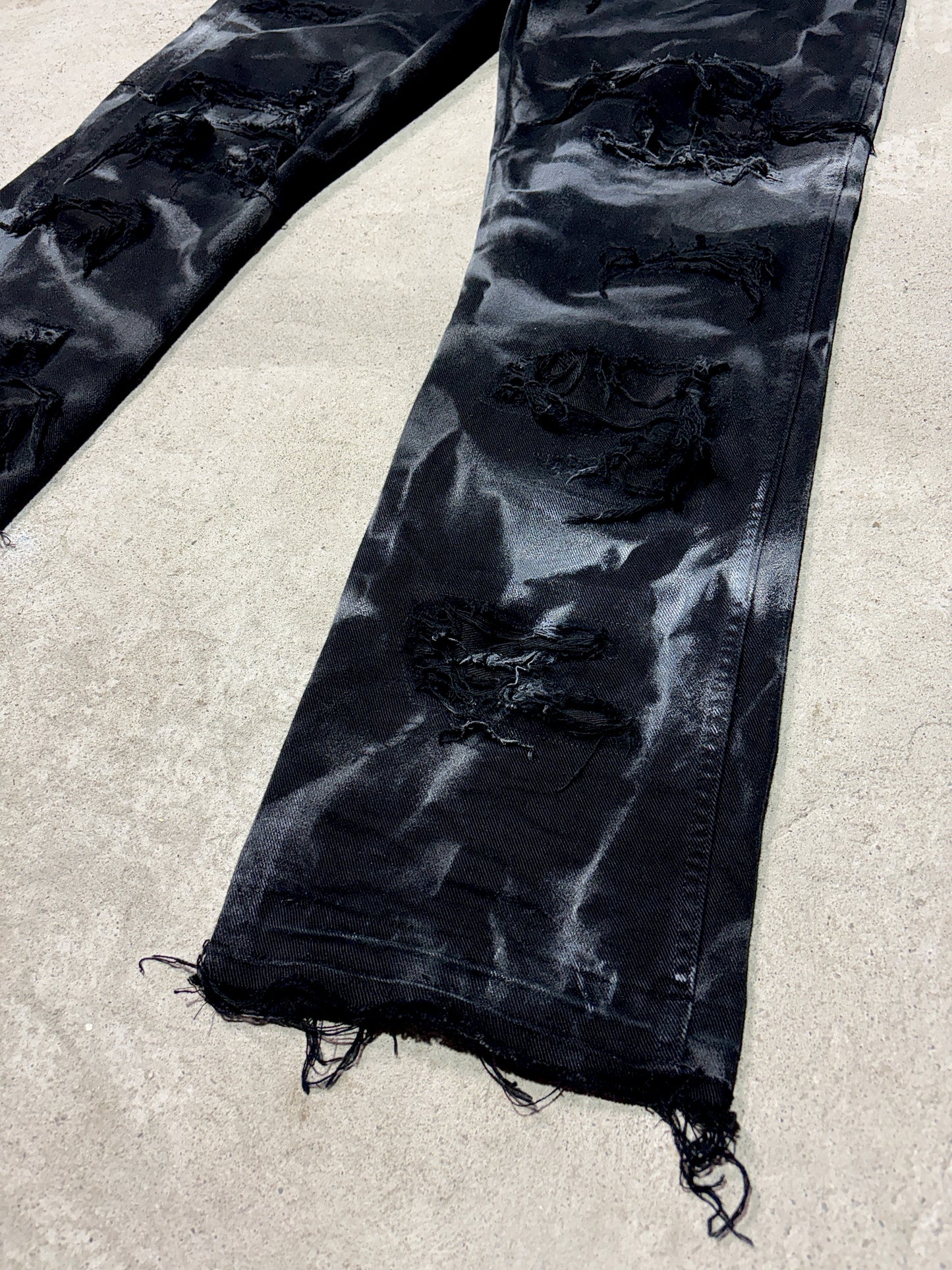 ripped/painted jeans CZARNE