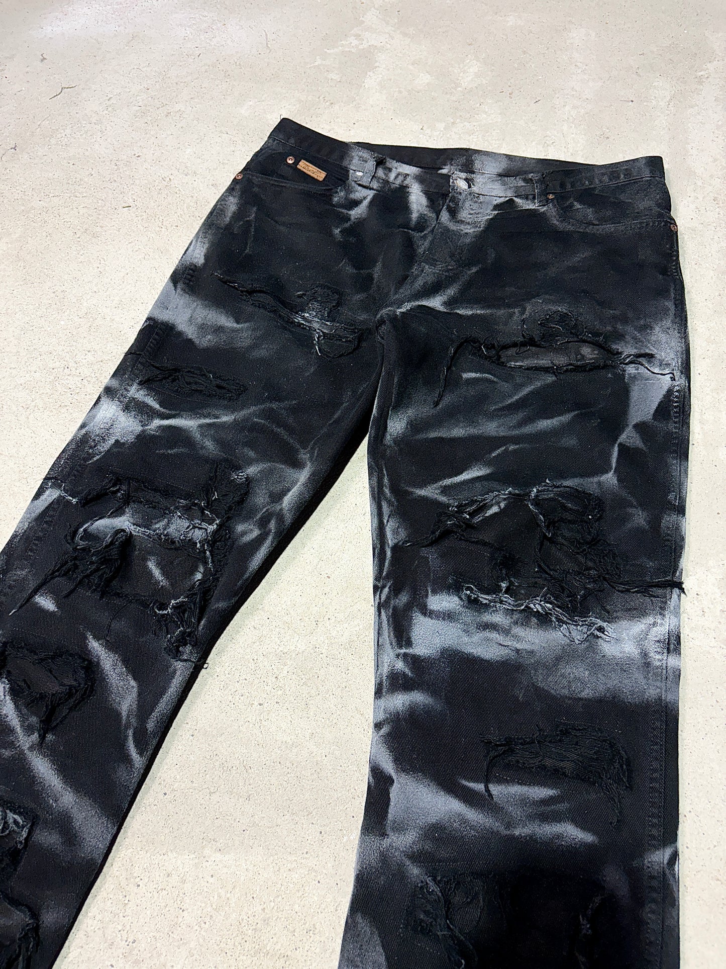 ripped/painted jeans CZARNE